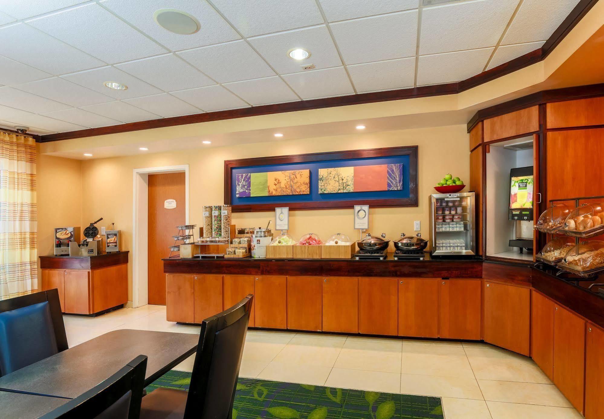 Fairfield Inn & Suites By Marriott Мава Екстер'єр фото