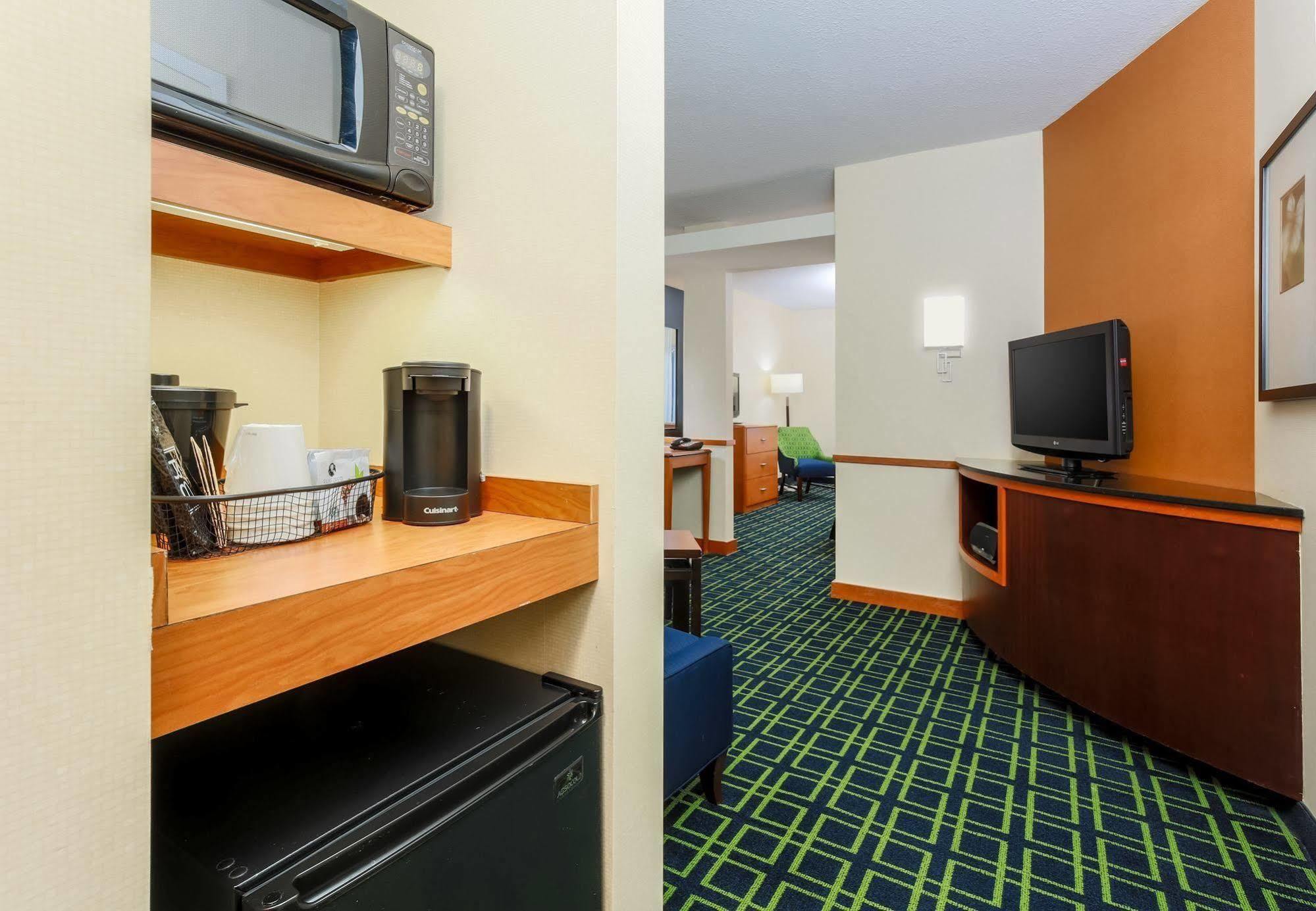 Fairfield Inn & Suites By Marriott Мава Екстер'єр фото